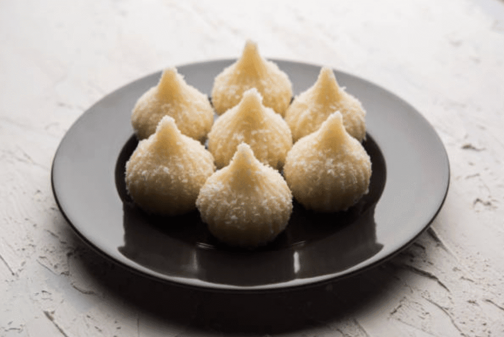 स्टीम मोदक कैसे बनाएं घर पर 2025 | Easy Steamed Modak Recipe at Home 2025