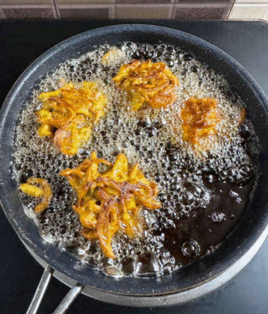 कढ़ी चावल कैसे बनाएं | आसान पंजाबी Kadhi Chawal Best Recipe in Hindi 2025