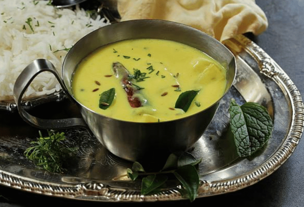 कढ़ी चावल कैसे बनाएं | आसान पंजाबी Kadhi Chawal Best Recipe in Hindi 2025