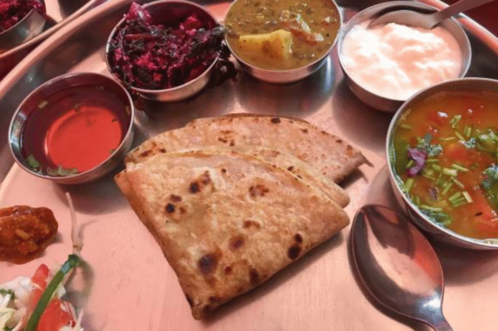 तवा पराठा और दही लंच आइडिया | Paratha Curd Best Lunch – एक परफेक्ट देसी मील 2025