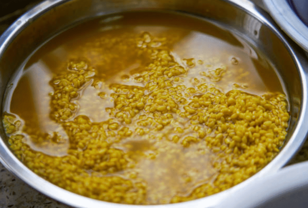 मूंग दाल तड़का और रोटी रेसिपी | Moong Dal Tadka with Best Roti 2025