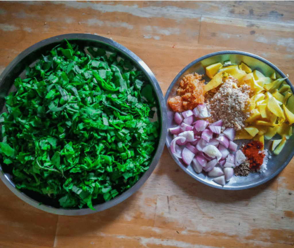 पालक आलू की सब्जी | Palak Aloo Ki Sabzi Best Recipe in Hindi 2025