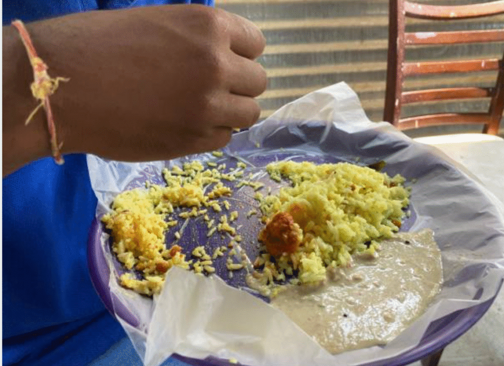 खिचड़ी और अचार का लंच | Khichdi Aur Best Achar Ka Lunch 2025